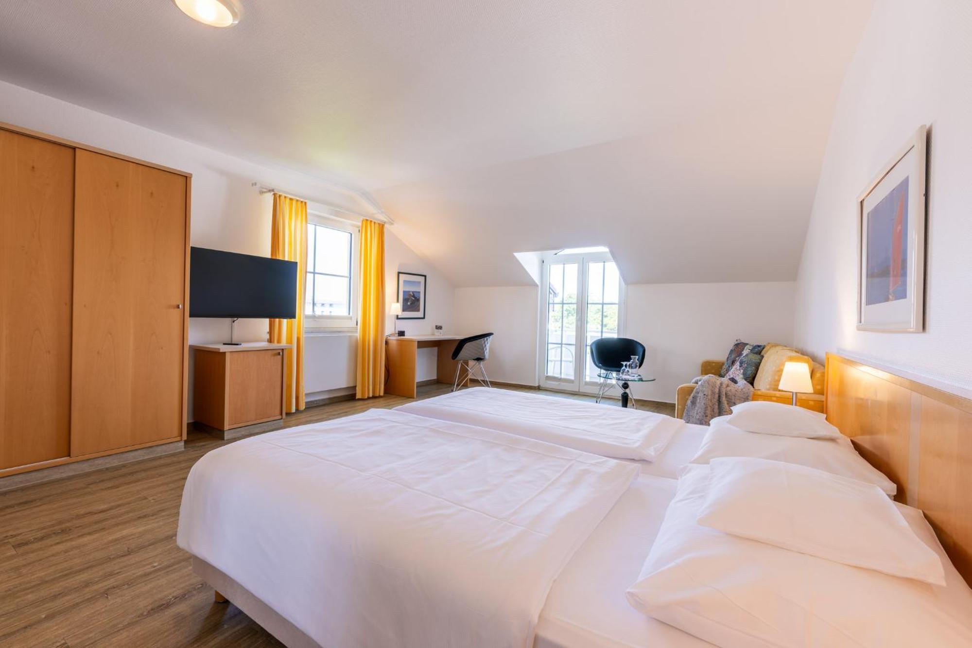 Large Double Room,1618267492:JPEG